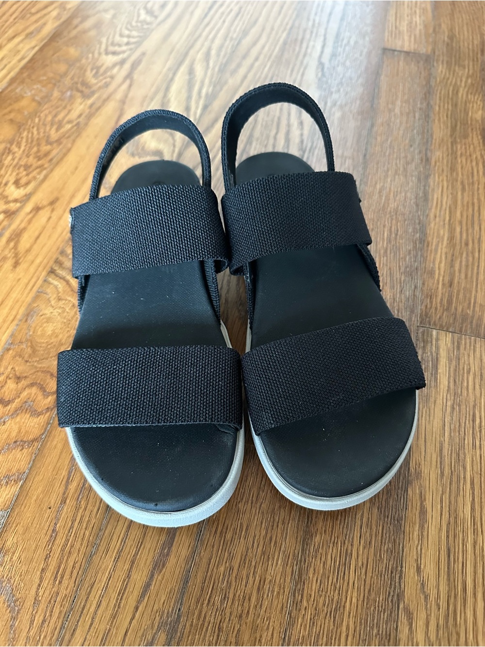 Like-New KEEN Strappy Black Sandals - Women’s 7 (US) - Picture 2 of 10